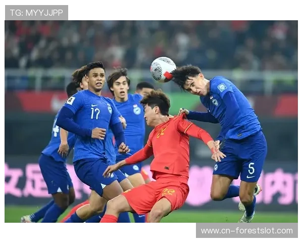 武汉女足角球战术多变,马君头球攻门险得手